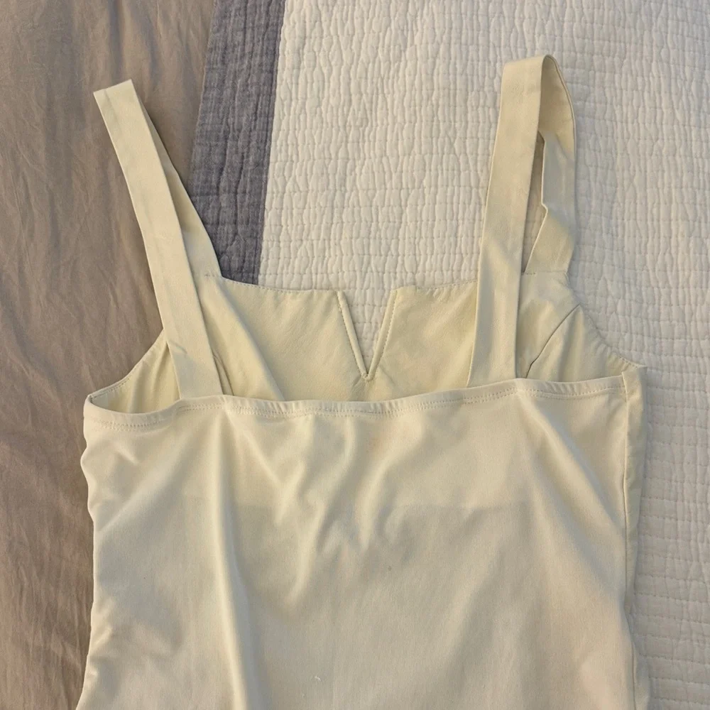 Elegant White Bodysuit - Picture 4 of 5